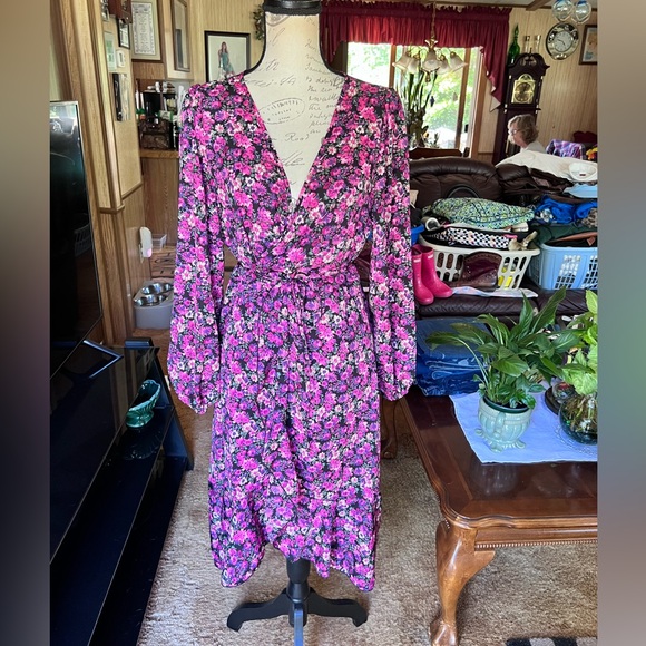 Boohoo Floral Long Sleeve Dress - Pink and Purple - Picture 5 of 16